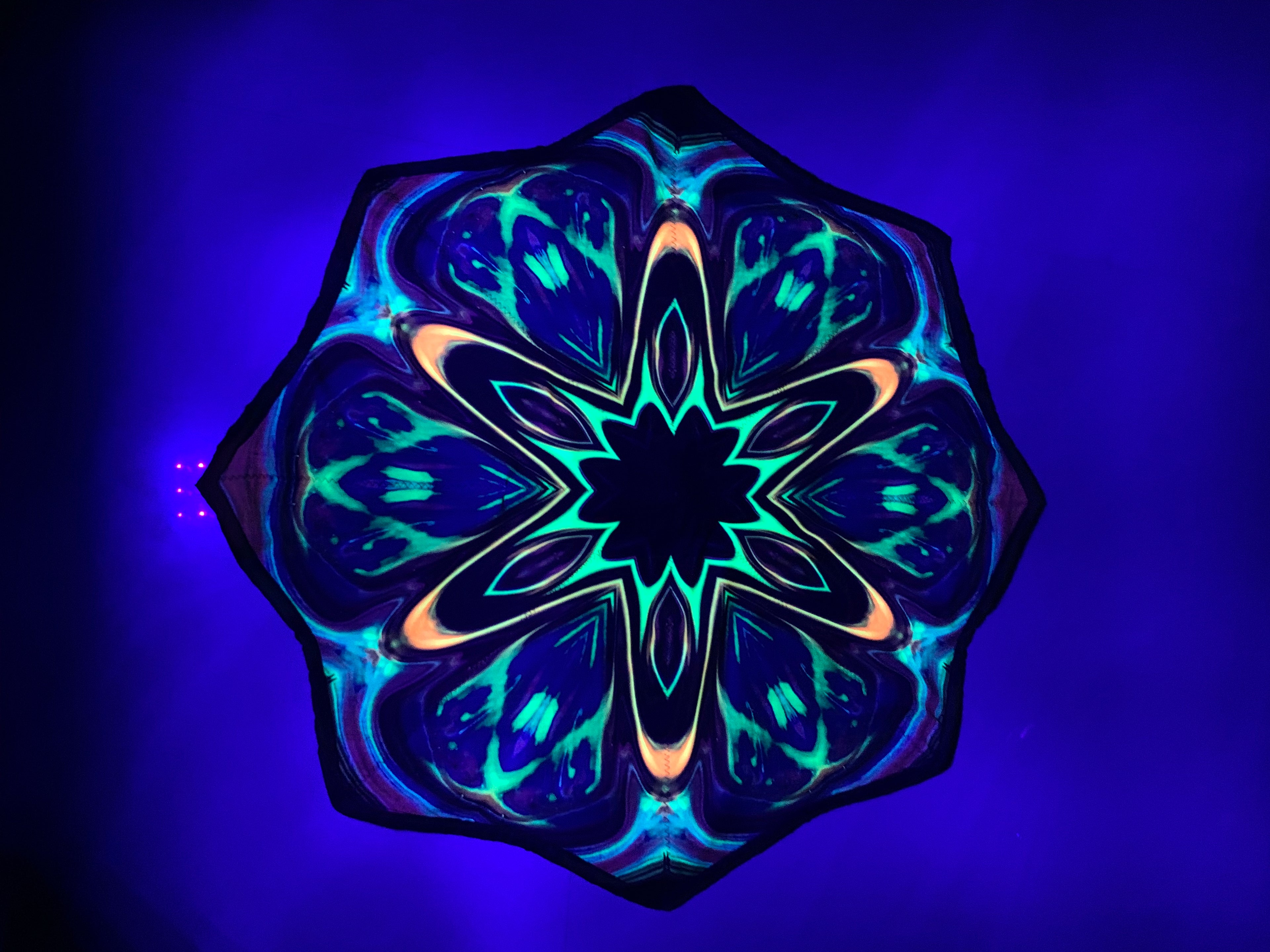 PSYDE EYE NEON DAPOSTAR – UV REACTIVE FLOW ART PROP